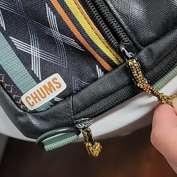 Chums Rover Crossbody - Picture 5 of 7